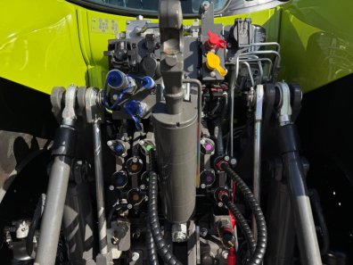 Claas Axion 870 Night Edition