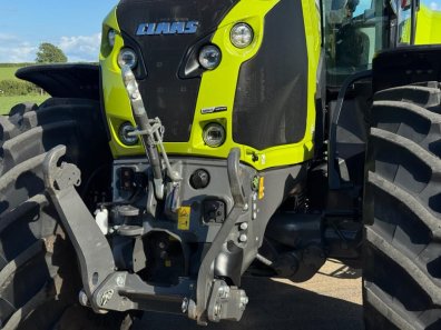 Claas Axion 870 Night Edition