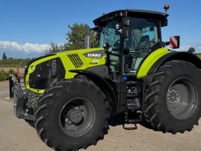 Claas Axion 870 Night Edition