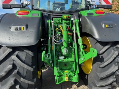 John Deere 6R 215