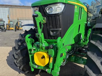 John Deere 6R 215