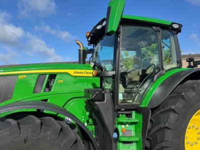 John Deere 6R 215
