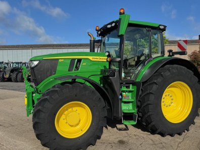 John Deere 6R 215