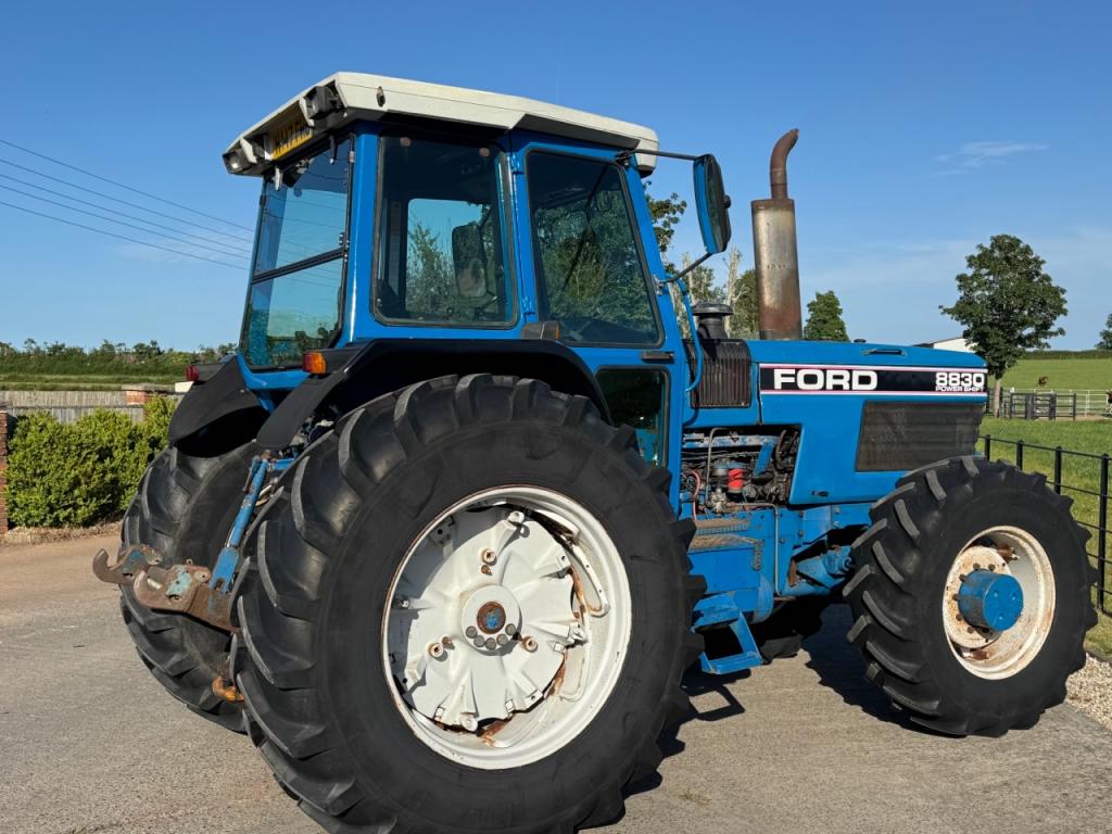 Ford 8830 Super-Q