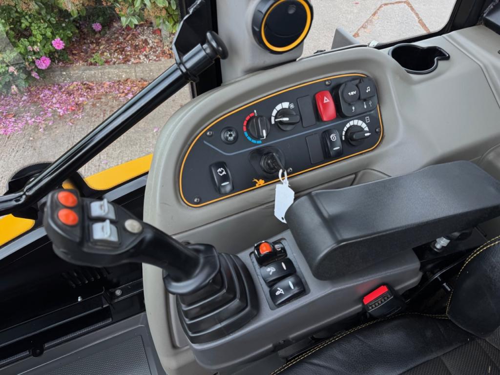 JCB 320S