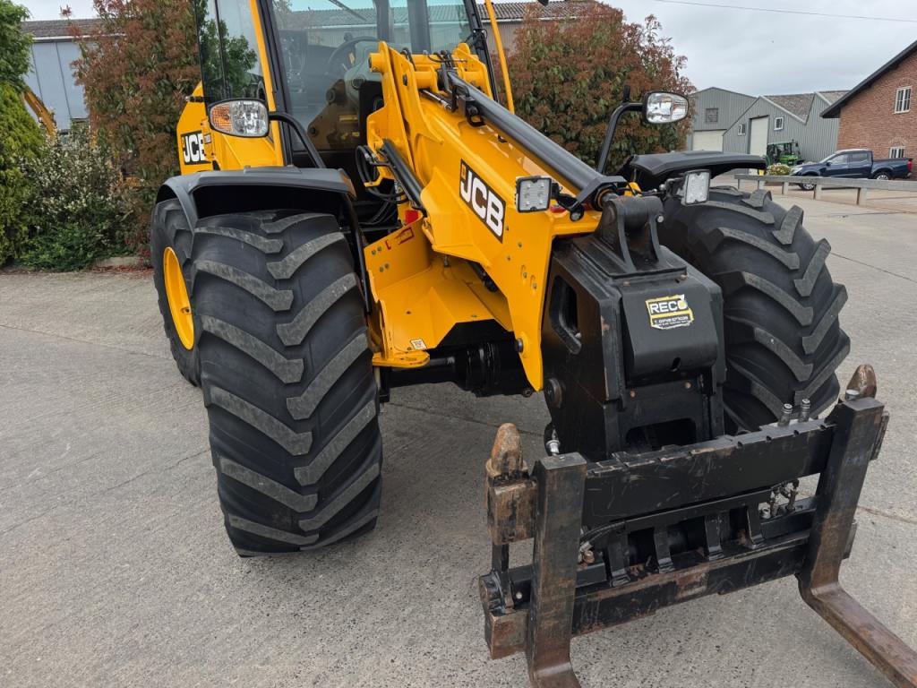 JCB 320S