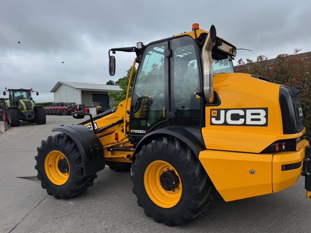 JCB 320S