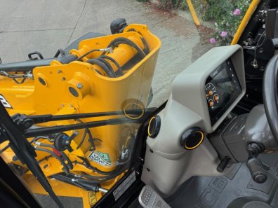 JCB 320S