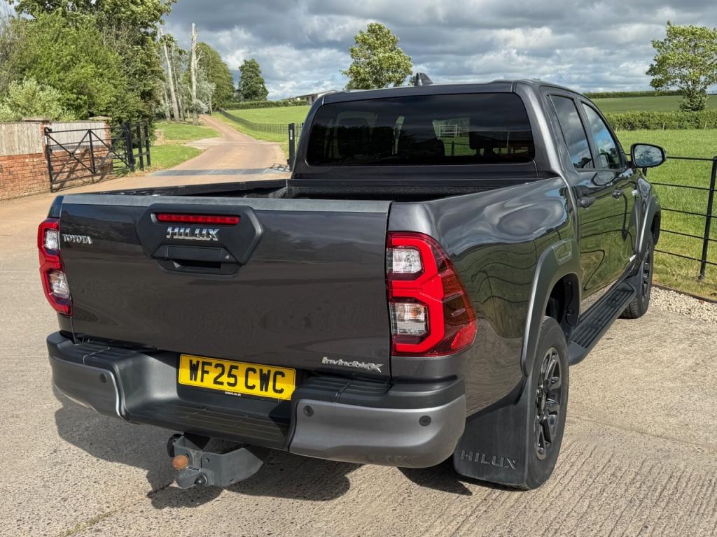 Toyota Hi-Lux Invincible X 2.8 Diesel