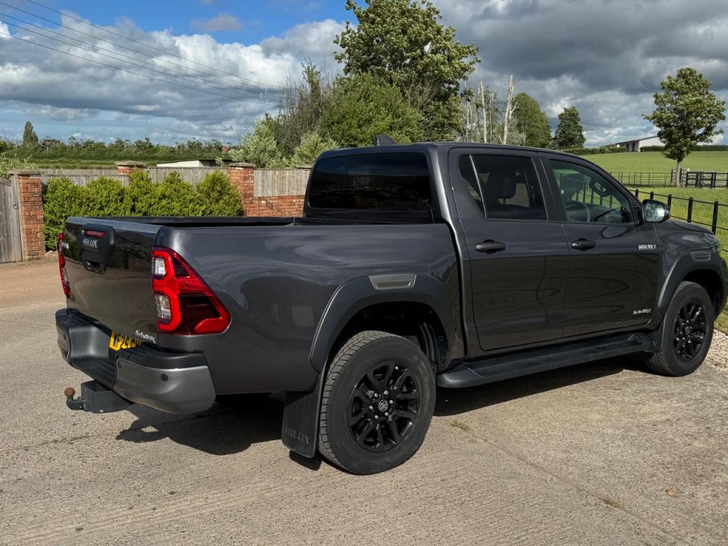 Toyota Hi-Lux Invincible X 2.8 Diesel