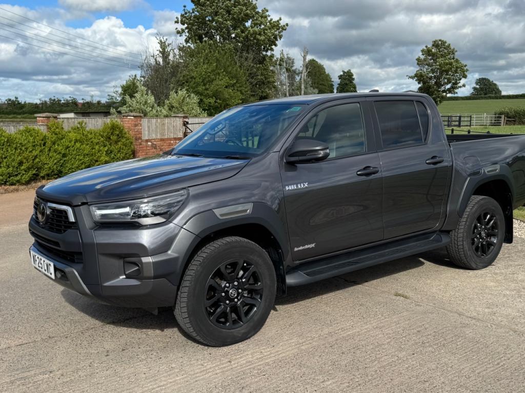 Toyota Hi-Lux Invincible X 2.8 Diesel