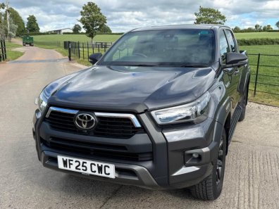 Toyota Hi-Lux Invincible X 2.8 Diesel