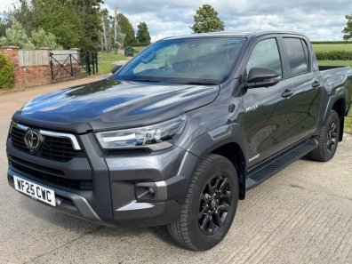 Toyota Hi-Lux Invincible X 2.8 Diesel
