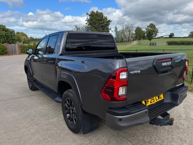 Toyota Hi-Lux Invincible X 2.8 Diesel