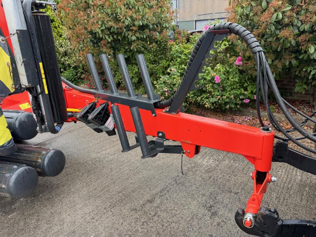 Kuhn SW 4014 bale wrapper