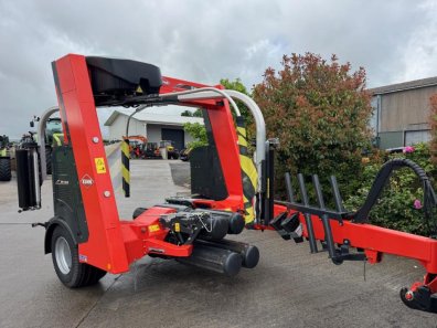 Kuhn SW 4014 bale wrapper