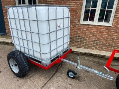 Winton trailed water bowser