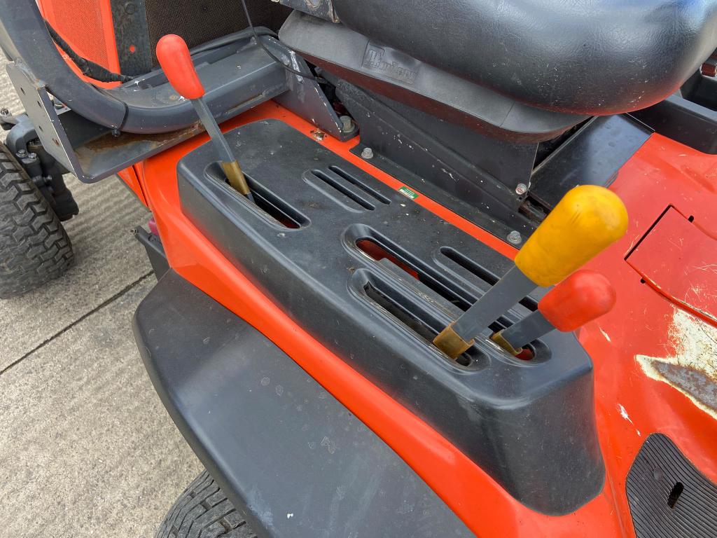 Kubota F3890 mower