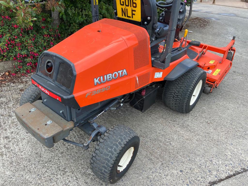 Kubota F3890 mower