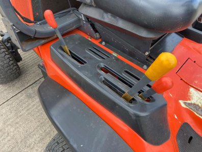 Kubota F3890 mower