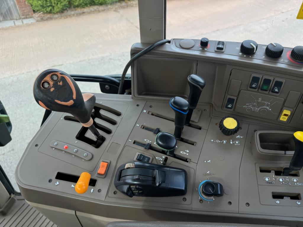John Deere 6830 Standard
