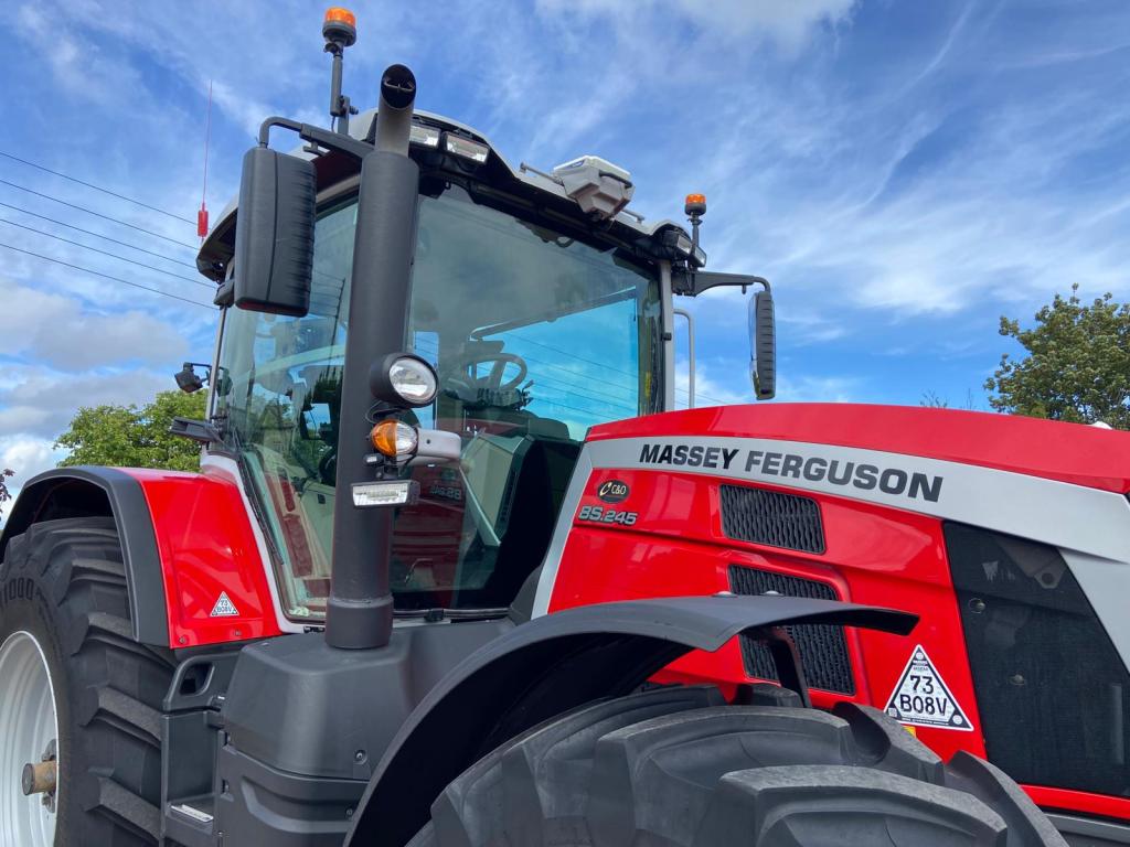 Massey Ferguson 8S.245