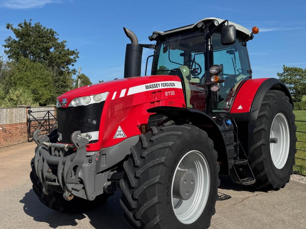 Massey Ferguson 8732