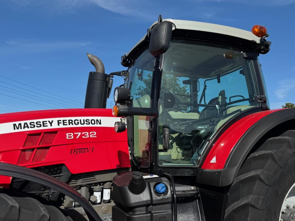 Massey Ferguson 8732