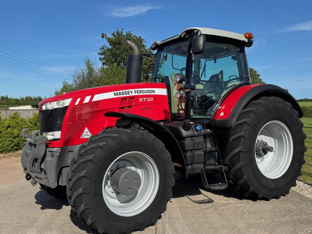 Massey Ferguson 8732