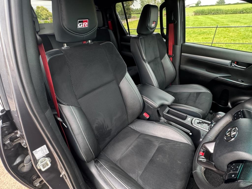 Toyota Hi-Lux GR Sport 2.8 diesel