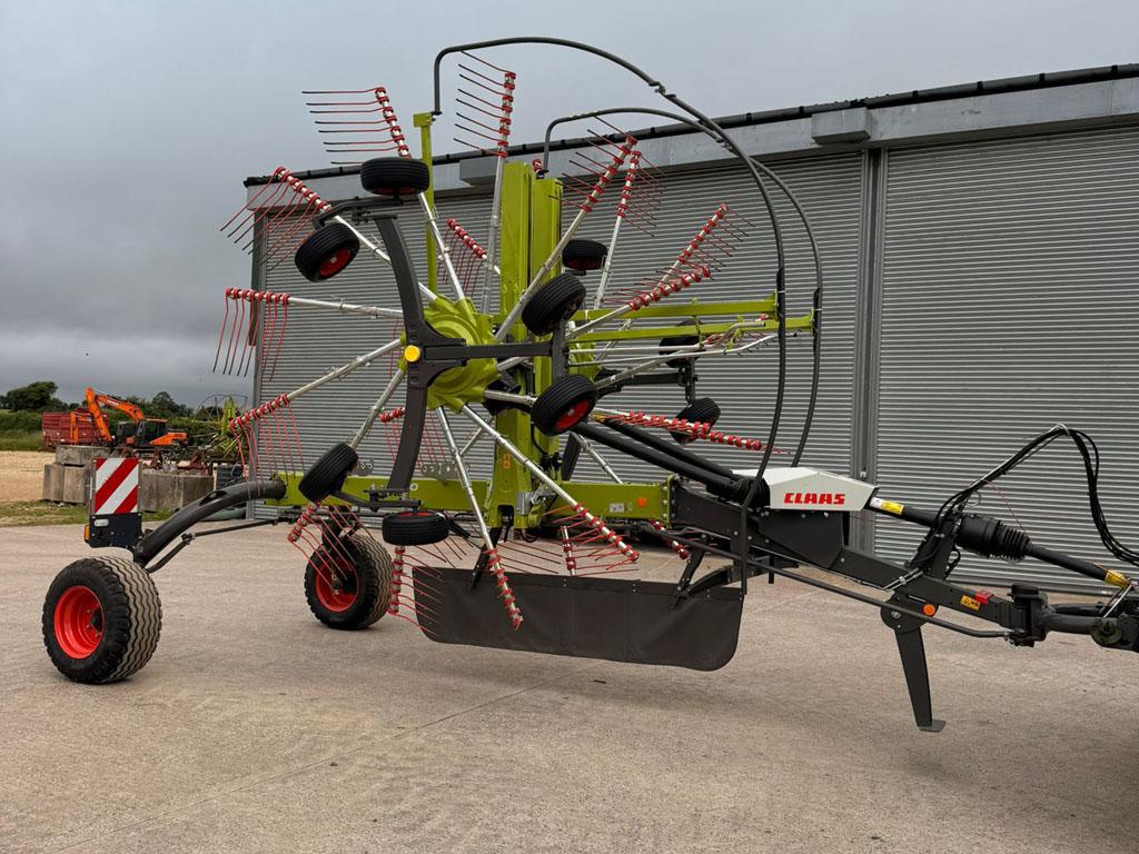 Claas 2800 trend twin rotor rake