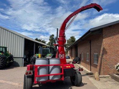 JF FCT 1260 trailed forager