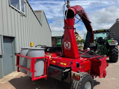 JF FCT 1260 trailed forager