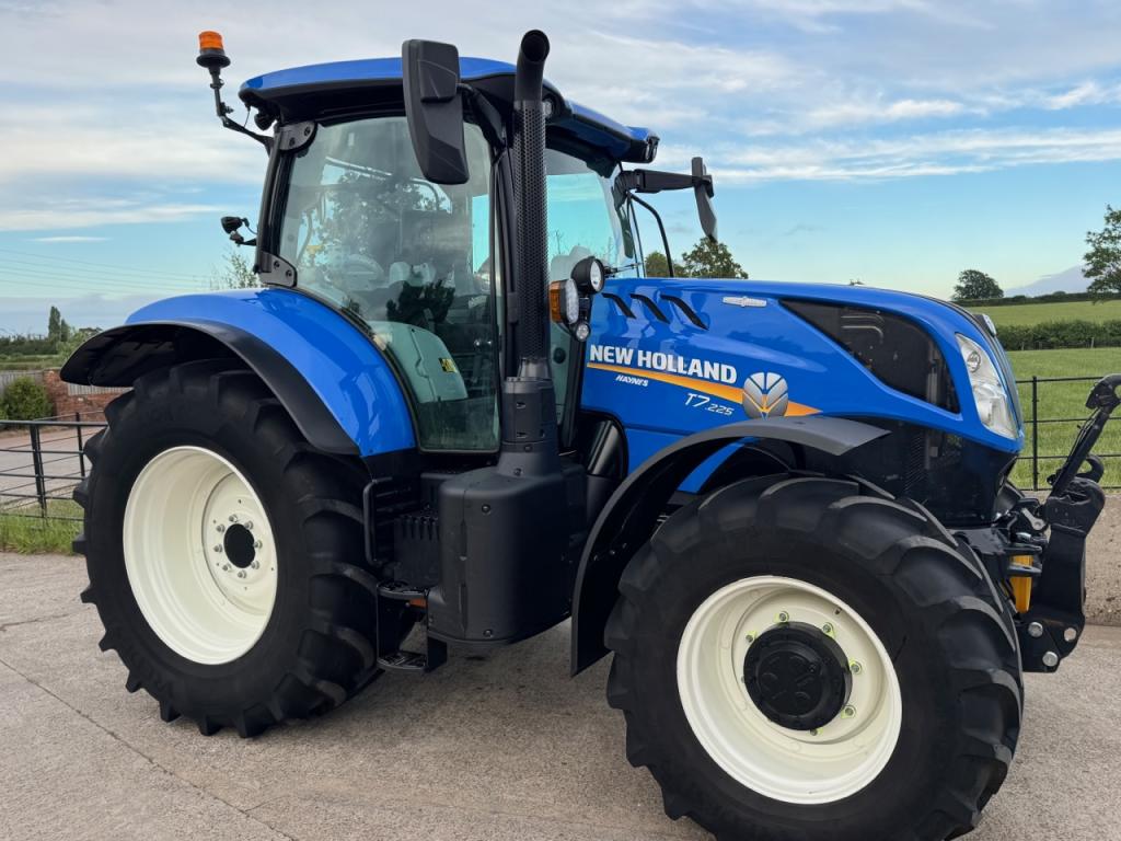 New Holland T7.225