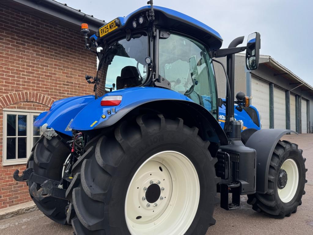 New Holland T7.225