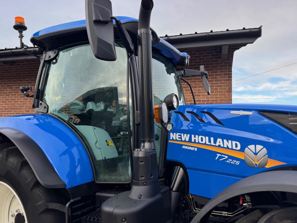 New Holland T7.225