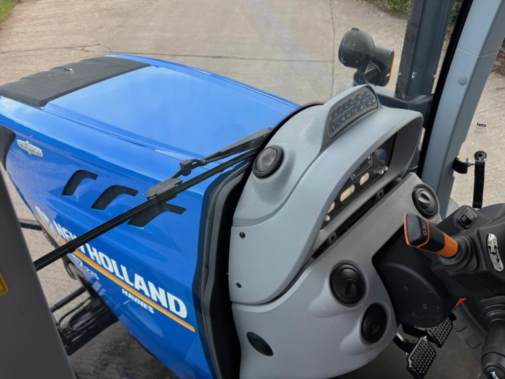 New Holland T7.225