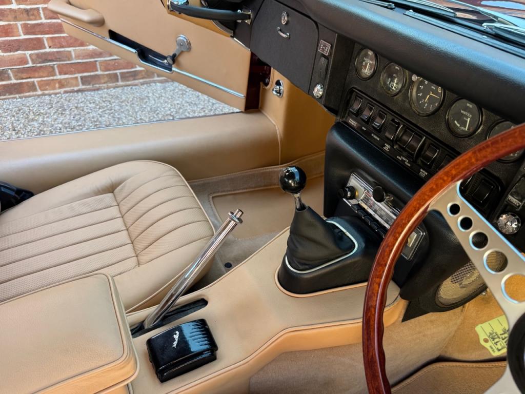 Jaguar E-Type Mkll Coupe 4.2 Litre