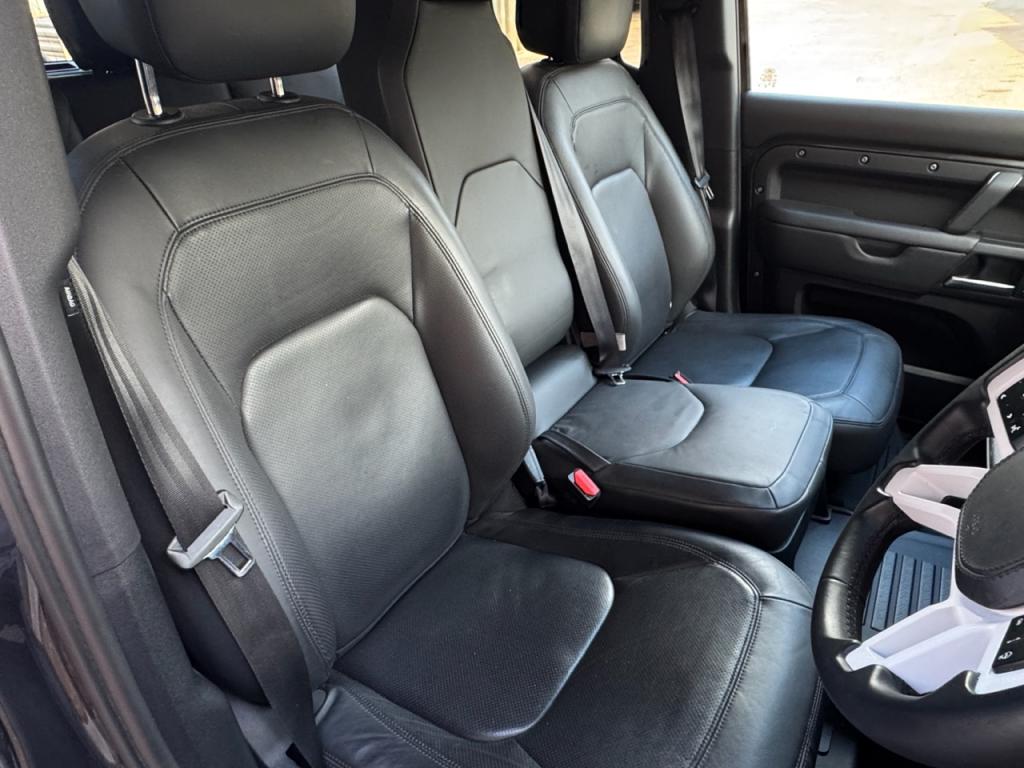 Land Rover Defender 110 Hard Top HSE X-Dynamic D350