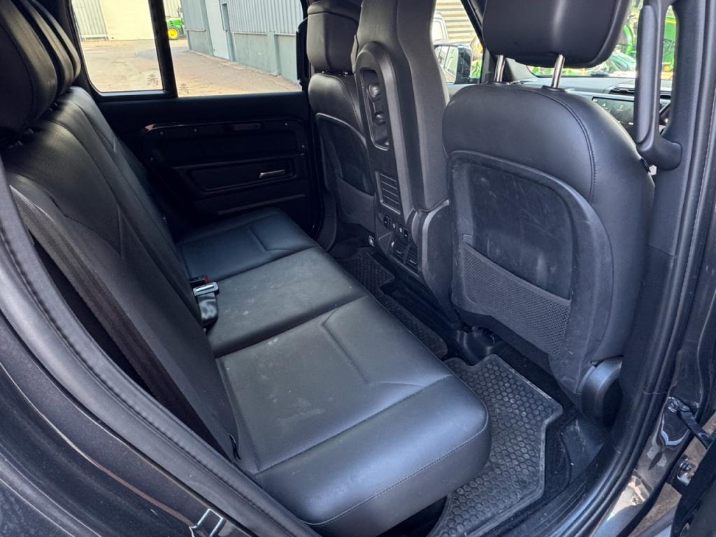 Land Rover Defender 110 Hard Top HSE X-Dynamic D350