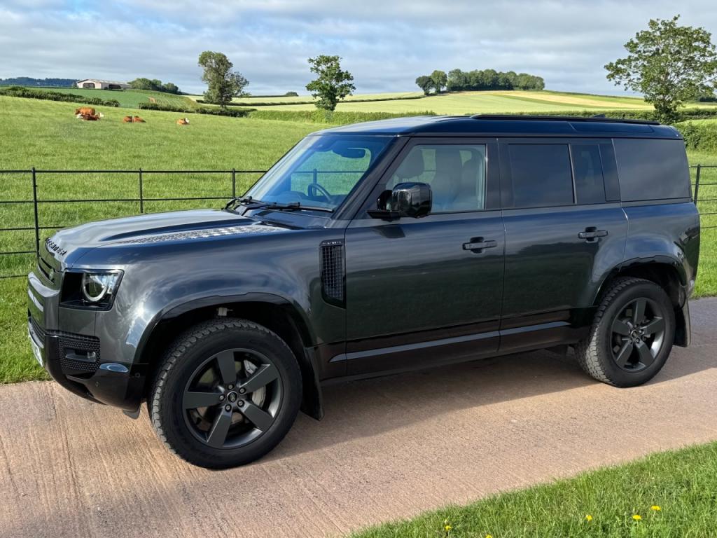 Land Rover Defender 110 Hard Top HSE X-Dynamic D350