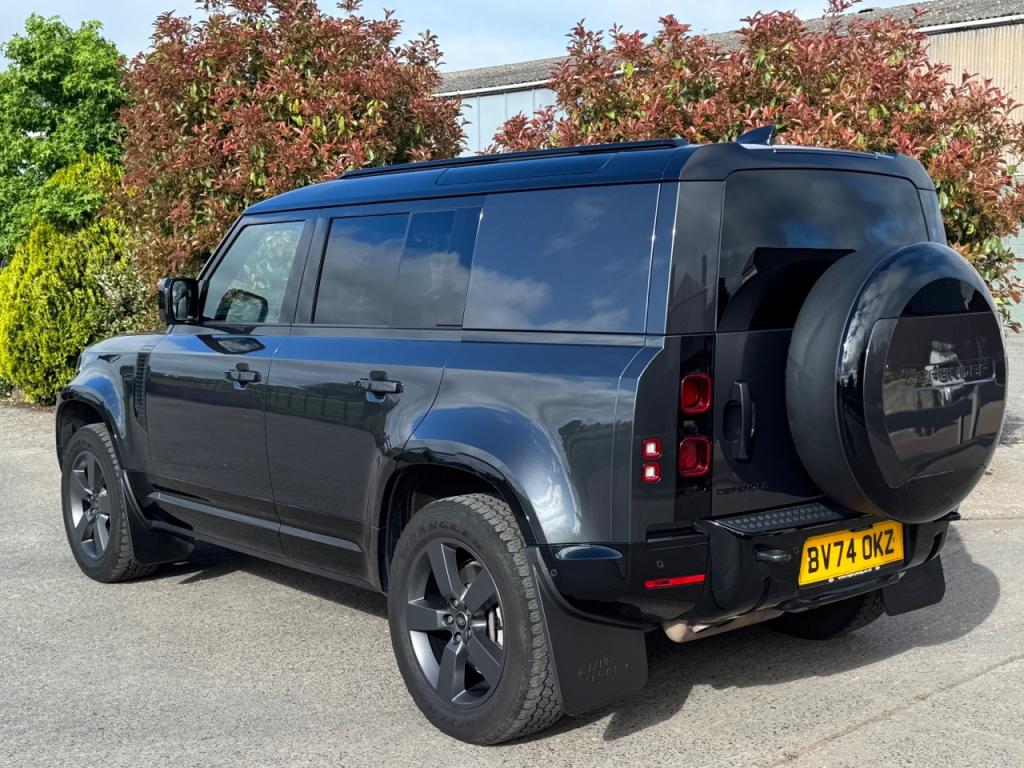 Land Rover Defender 110 Hard Top HSE X-Dynamic D350