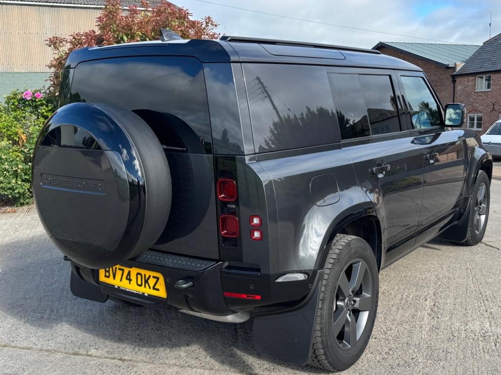 Land Rover Defender 110 Hard Top HSE X-Dynamic D350
