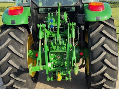 John Deere 5085M