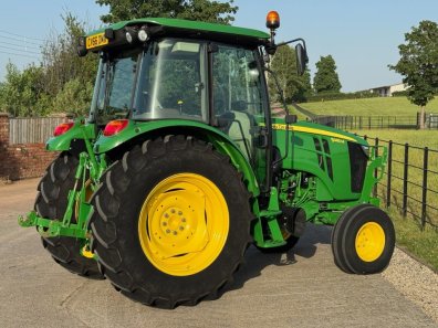 John Deere 5085M