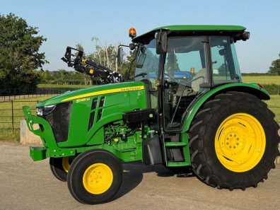 John Deere 5085M