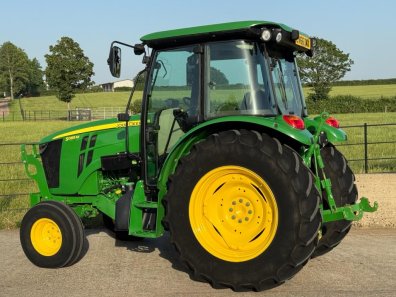 John Deere 5085M
