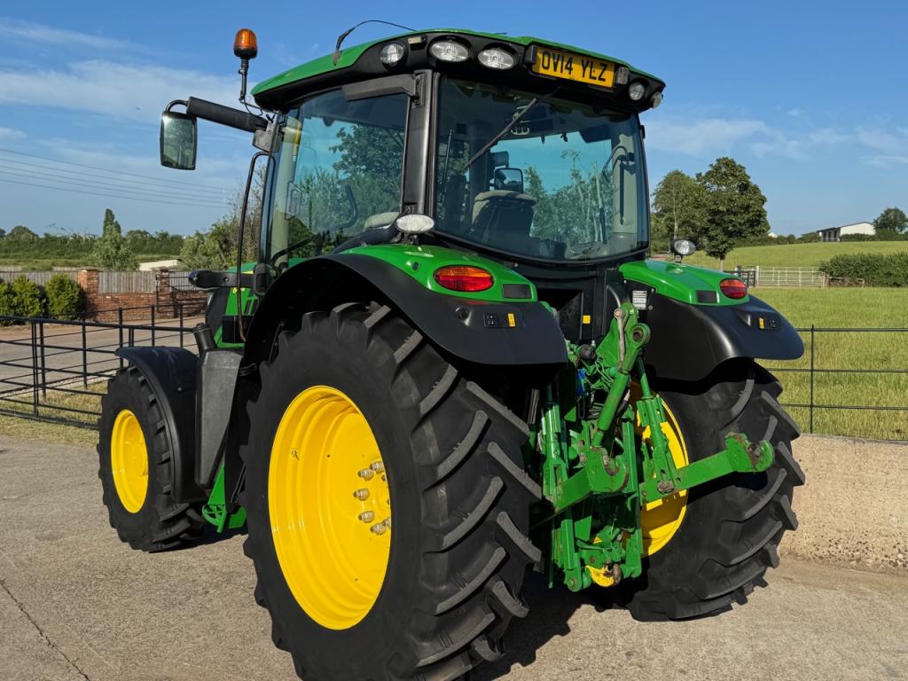John Deere 6125R