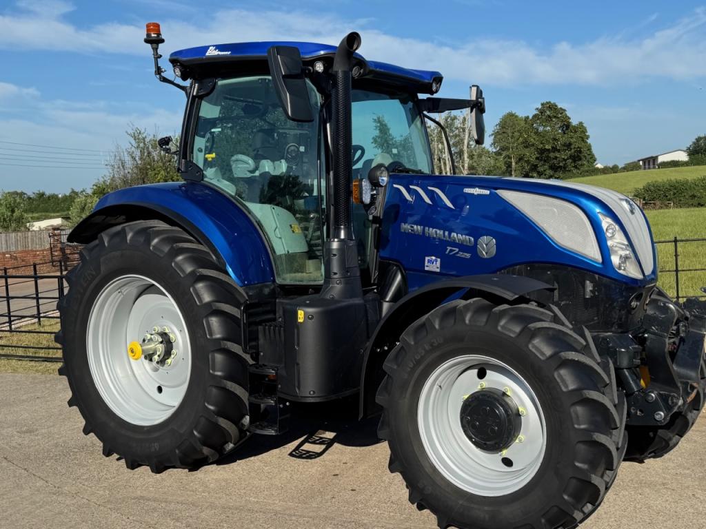 New Holland T7.225