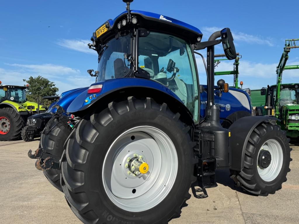 New Holland T7.225